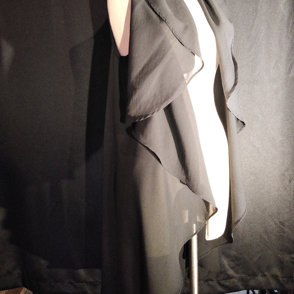 Beautiful black drape - Picture 3 of 4